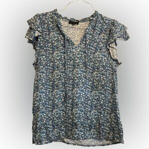 Flutter sleeve floral blouse